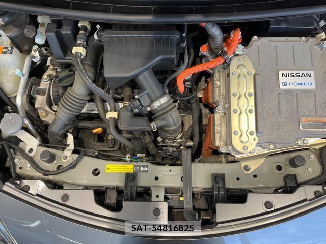 Nissan NOTE 2018-10 8363636-17