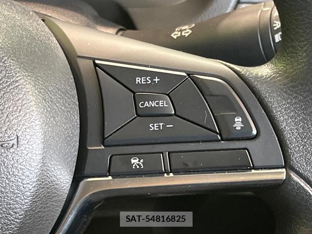 Nissan NOTE 2018-10 8363636-5