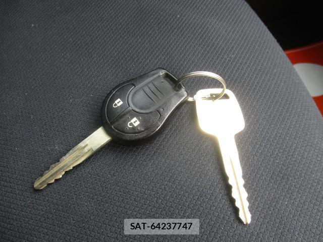 Nissan NOTE 2015-03 8363641-13