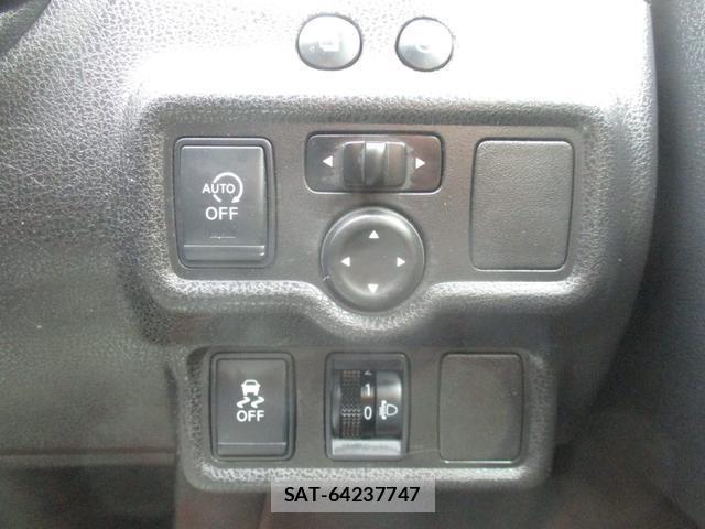 Nissan NOTE 2015-03 8363641-14