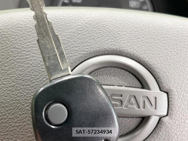 Nissan CLIPPER VAN 2023-05 8361584-6