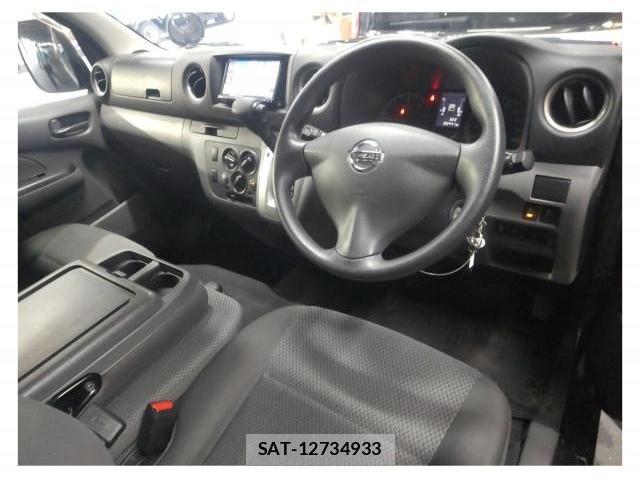 Nissan NV350 Caravan 2020-09 8363338-2
