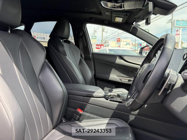 Lexus NX 2022-06 8363522-13