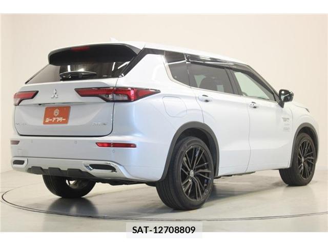 Mitsubishi OUTLANDER PHEV 2022-02 8360684-12