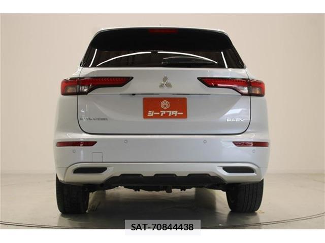 Mitsubishi OUTLANDER PHEV 2022-12 8360687-11