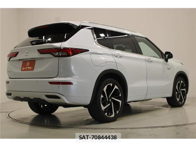 Mitsubishi OUTLANDER PHEV 2022-12 8360687-12