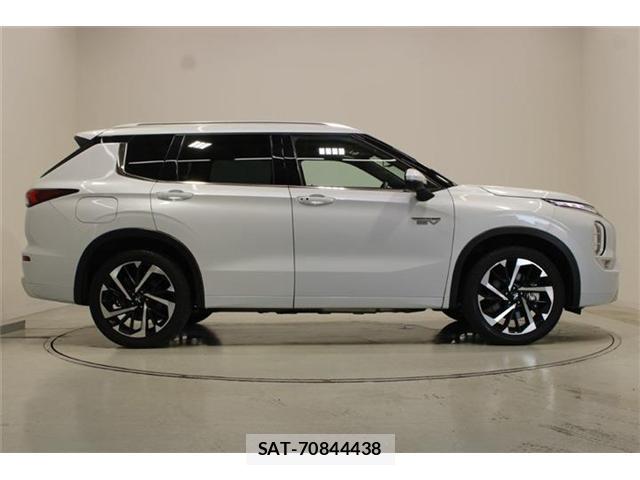 Mitsubishi OUTLANDER PHEV 2022-12 8360687-13