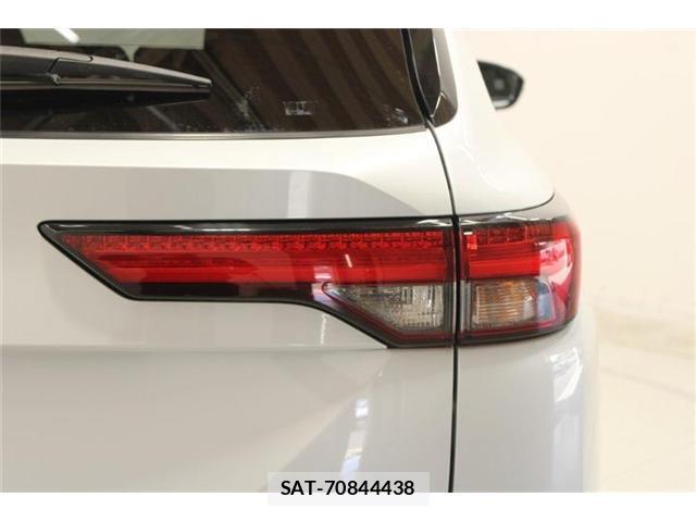 Mitsubishi OUTLANDER PHEV 2022-12 8360687-18