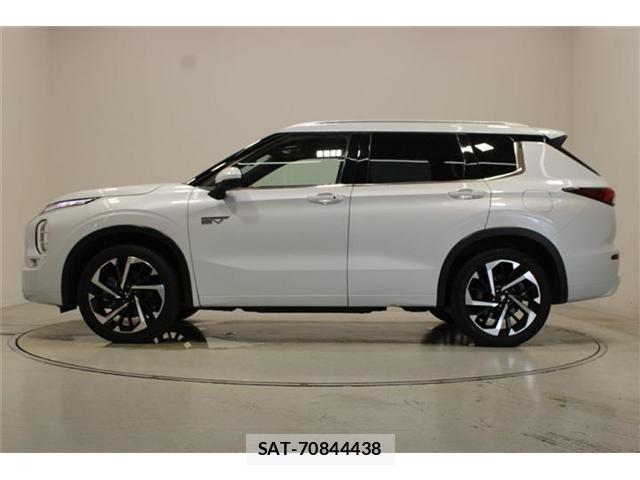 Mitsubishi OUTLANDER PHEV 2022-12 8360687-9
