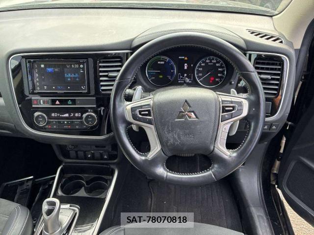 Mitsubishi OUTLANDER PHEV 2019-06 8362086-2