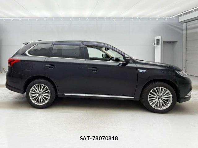 Mitsubishi OUTLANDER PHEV 2019-06 8362086-9