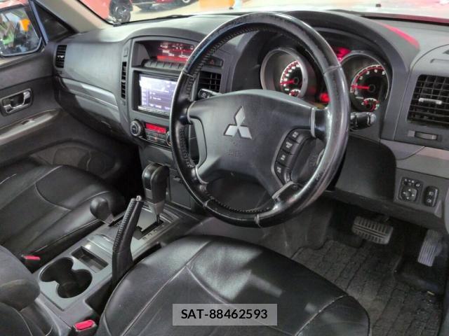 Mitsubishi PAJERO 2013-08 8362131-2