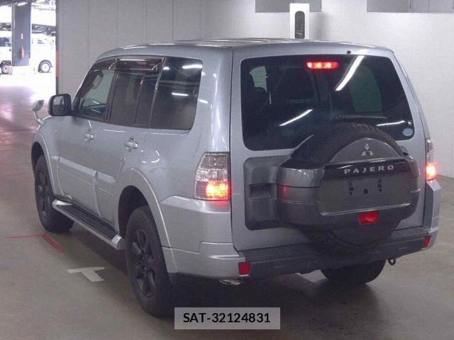 Mitsubishi PAJERO 2017-11 8363418-1