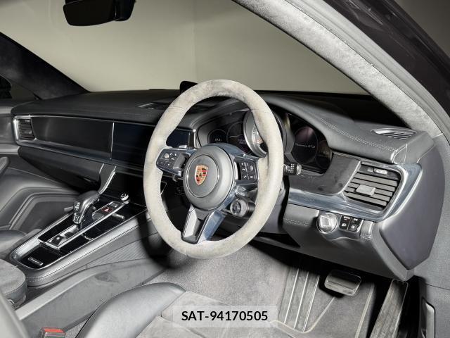 Porsche PANAMERA 2019-09 8362474-3