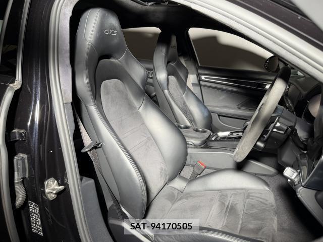 Porsche PANAMERA 2019-09 8362474-4