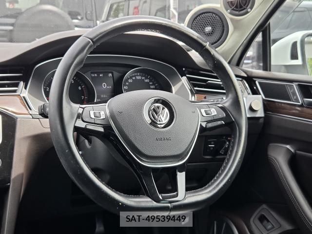 VolksWagen PASSAT VARIANT 2016-02 8363826-9