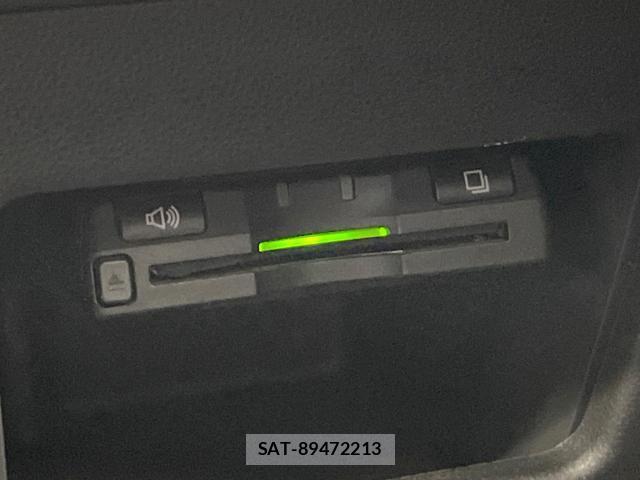 Toyota Pixis Mega 2015-08 8361579-3