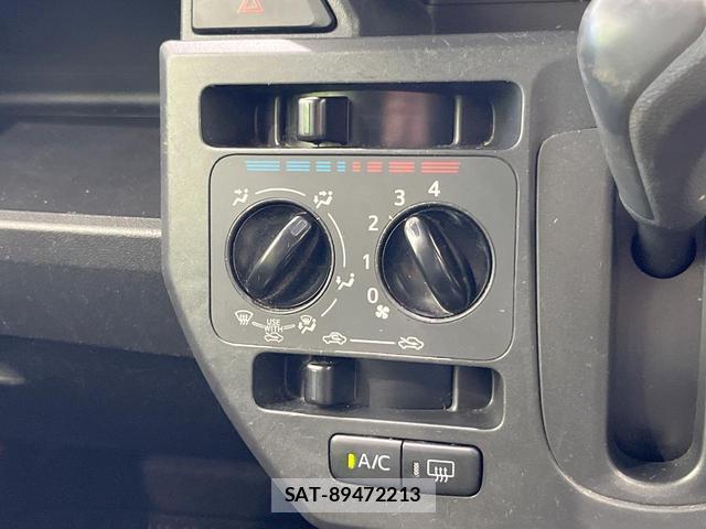 Toyota Pixis Mega 2015-08 8361579-7
