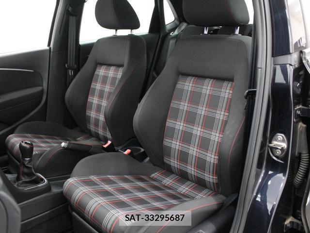 VolksWagen POLO 2015-12 8362819-11