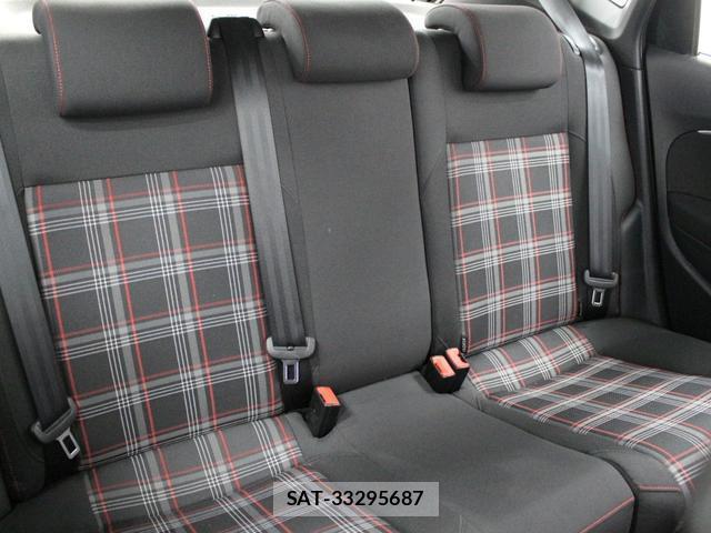 VolksWagen POLO 2015-12 8362819-12