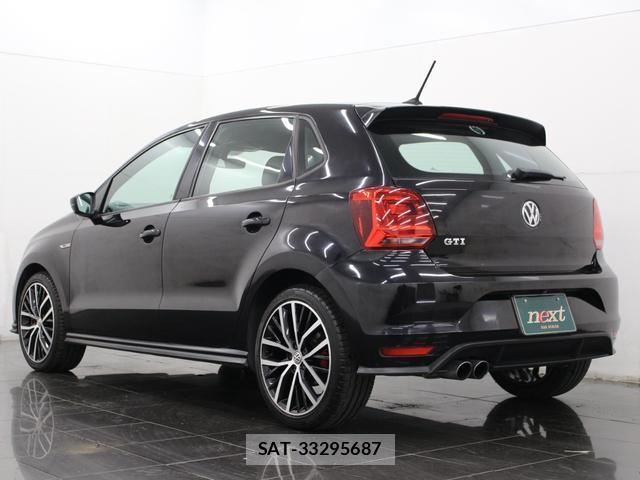 VolksWagen POLO 2015-12 8362819-15