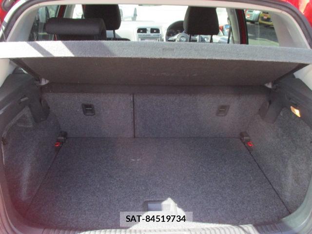VolksWagen POLO 2014-06 8360543-13