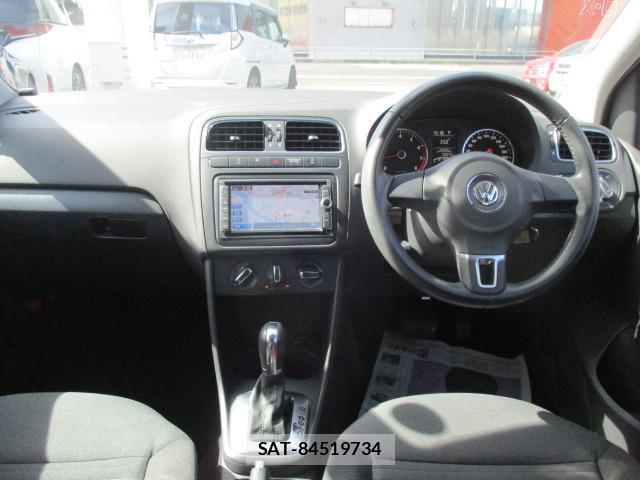 VolksWagen POLO 2014-06 8360543-2
