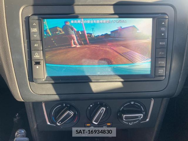 VolksWagen POLO 2015-01 8360807-10
