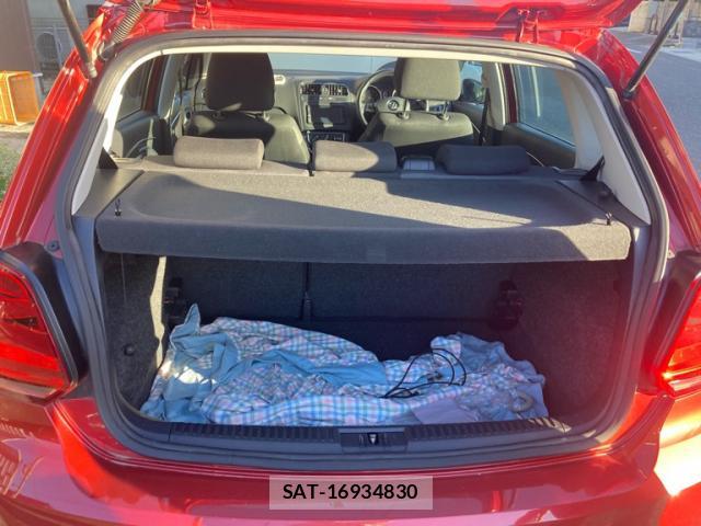 VolksWagen POLO 2015-01 8360807-4