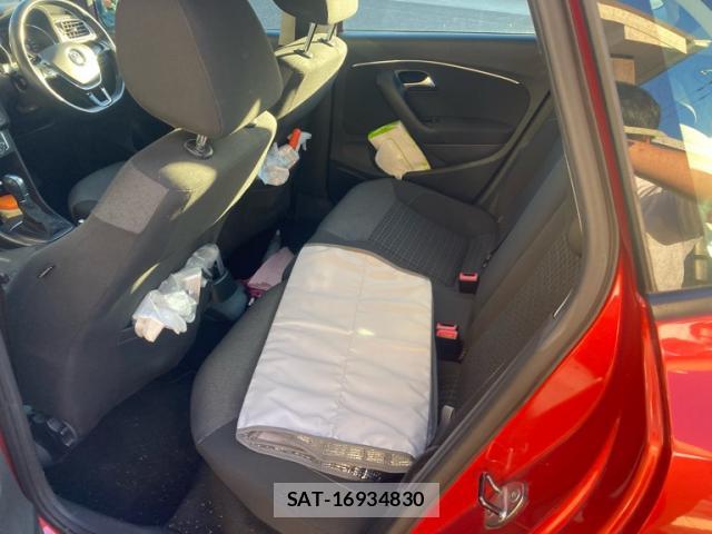 VolksWagen POLO 2015-01 8360807-6