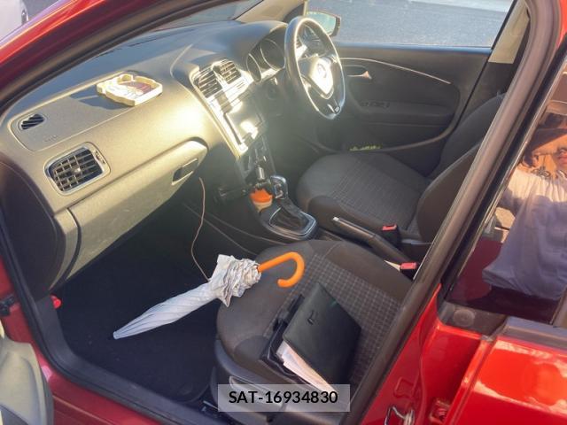 VolksWagen POLO 2015-01 8360807-7