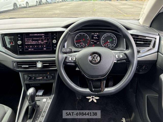 VolksWagen POLO 2018-04 8362160-2