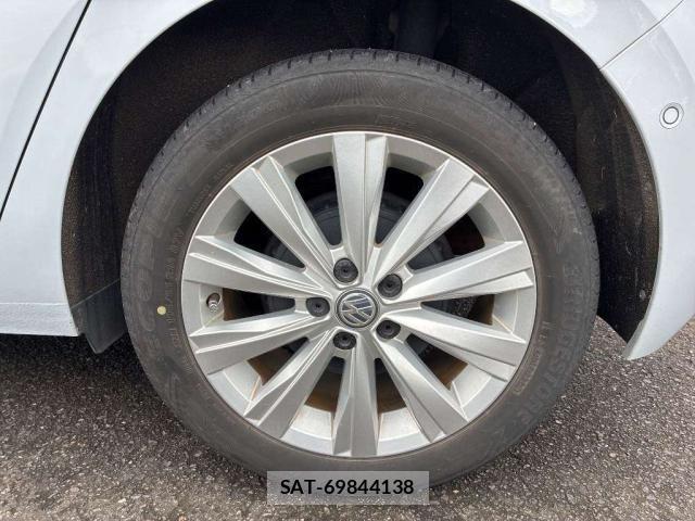 VolksWagen POLO 2018-04 8362160-7