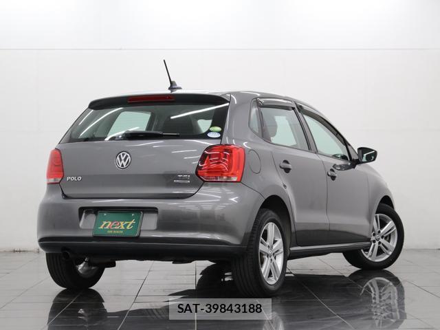 VolksWagen POLO 2014-04 8362817-1