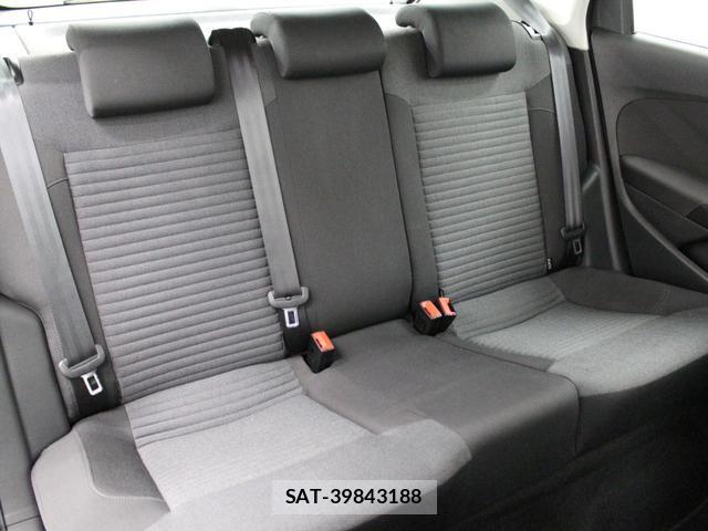 VolksWagen POLO 2014-04 8362817-12