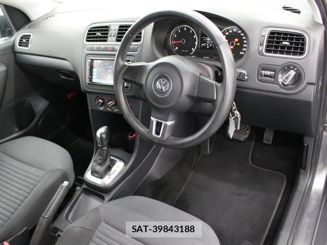 VolksWagen POLO 2014-04 8362817-8