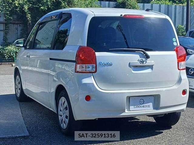 Toyota PORTE 2013-09 8360662-4