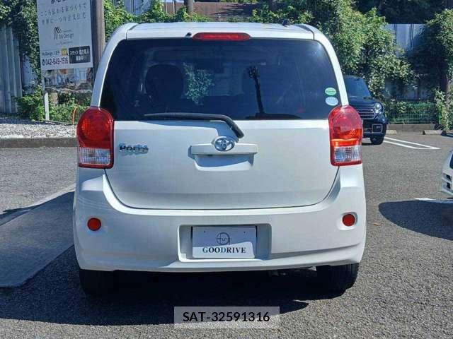Toyota PORTE 2013-09 8360662-5
