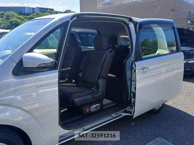 Toyota PORTE 2013-09 8360662-6