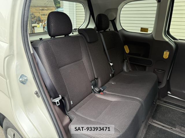 Toyota PORTE 2014-02 8360943-6