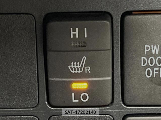 Toyota PORTE 2016-04 8363558-3