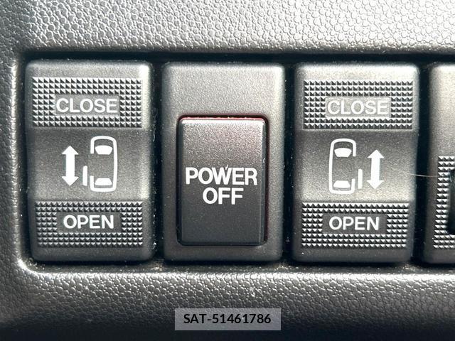 Mazda PREMACY 2011-11 8362752-4
