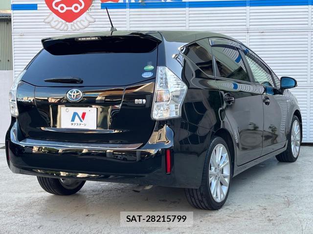 Toyota PRIUS ALPHA 2012-04 8360805-17