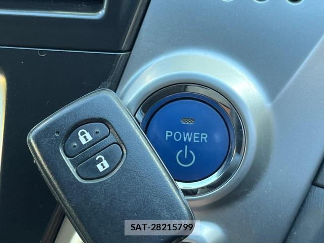 Toyota PRIUS ALPHA 2012-04 8360805-3