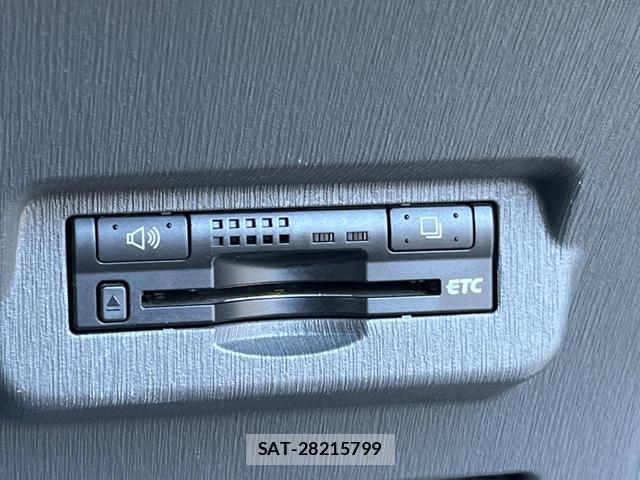 Toyota PRIUS ALPHA 2012-04 8360805-4