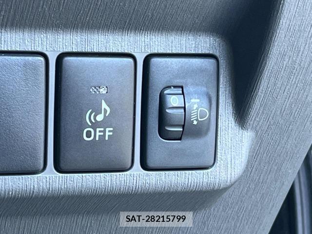 Toyota PRIUS ALPHA 2012-04 8360805-5