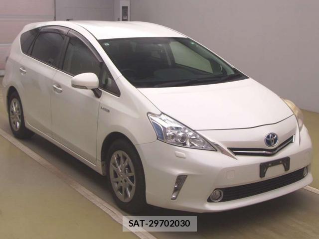 Toyota PRIUS ALPHA 2013-12 8362181-11