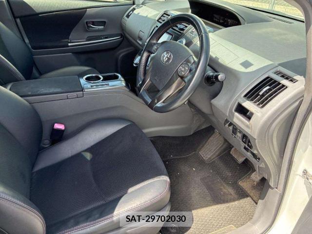 Toyota PRIUS ALPHA 2013-12 8362181-3