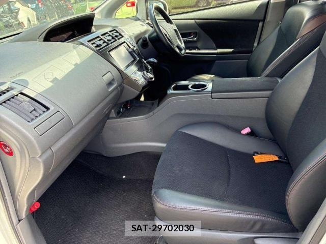 Toyota PRIUS ALPHA 2013-12 8362181-4