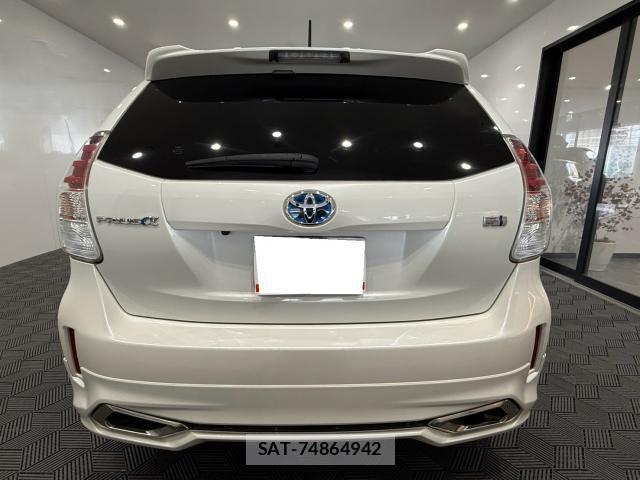 Toyota PRIUS ALPHA 2014-12 8362572-17